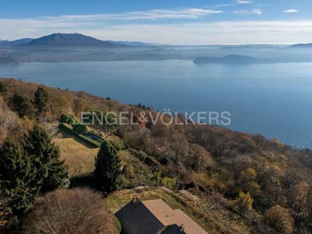 Villa Indipendente in vendita a Villa Lesa, Piemonte