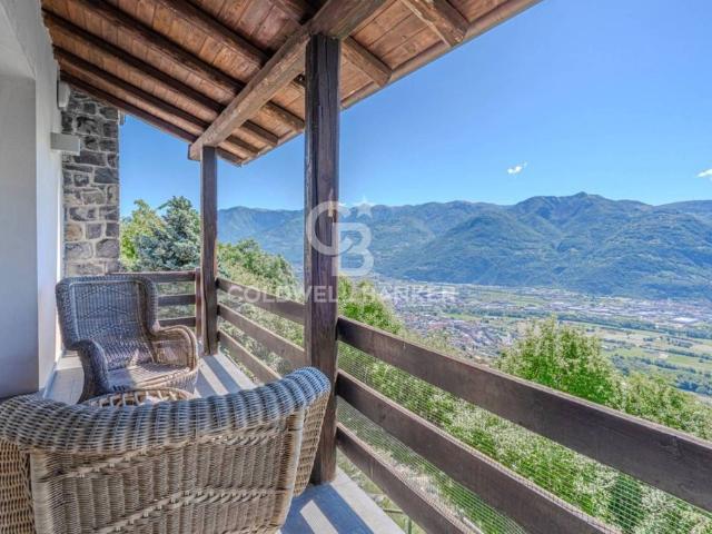 Villa Indipendente in vendita a Costa Volpino, Lombardia