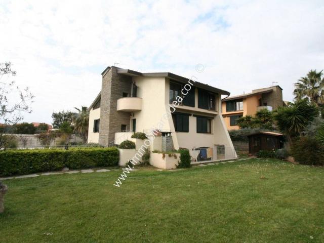 Villa Indipendente in vendita a Montenero basso, Livorno