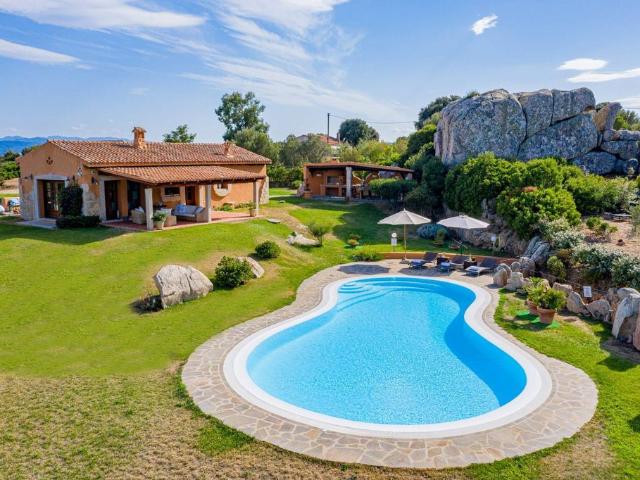 Villa Indipendente in vendita a San Pantaleo