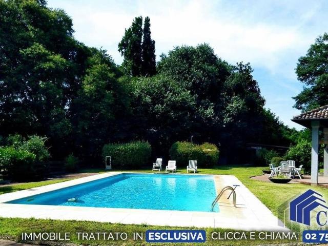 Villa Indipendente in vendita a Cappella Cantone, Lombardia