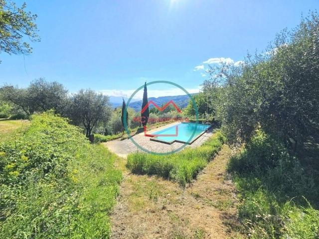 Villa Indipendente in vendita a San Lorenzo a Cerreto, Uzzano E Castello