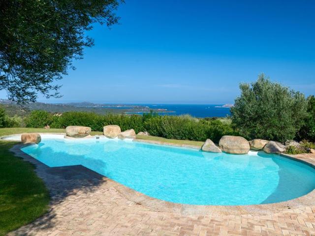 Villa Indipendente in affitto a Cala Di Volpe, Sardigna/Sardegna