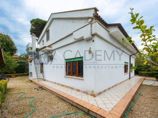 Villa Indipendente in vendita a Santa Severa, Roma Capitale