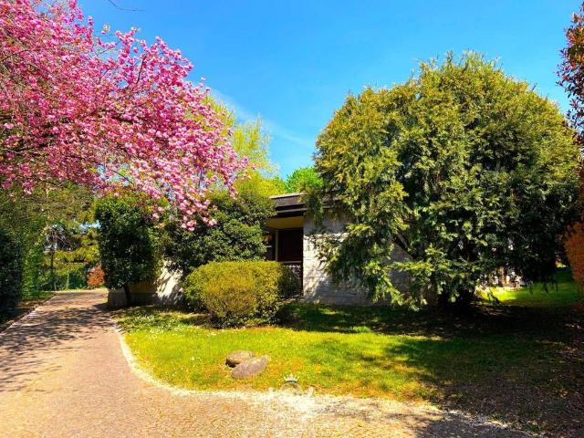 Villa Indipendente in vendita a Mulini, Sesto Calende