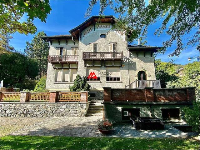 Villa Indipendente in vendita a Le Gotrau, Aosta