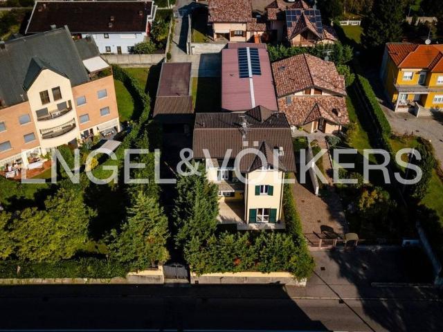 Villa Indipendente in vendita a Bergoro, Fagnano Olona