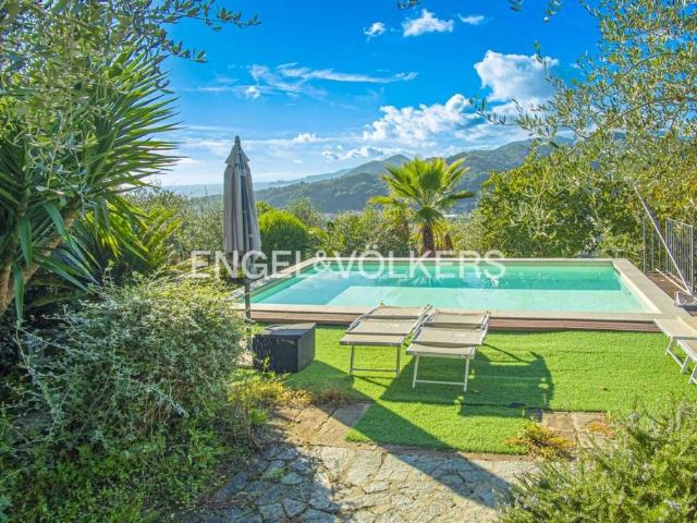 Villa Indipendente in vendita a La Costa, Cogorno