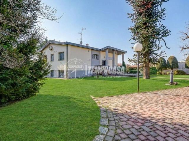 Villa Indipendente in vendita a Casorate Sempione, Lombardia