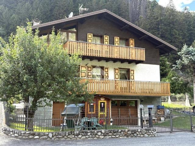 Villa Indipendente in vendita a Comunità montana Alta Valtellina, Valdisotto