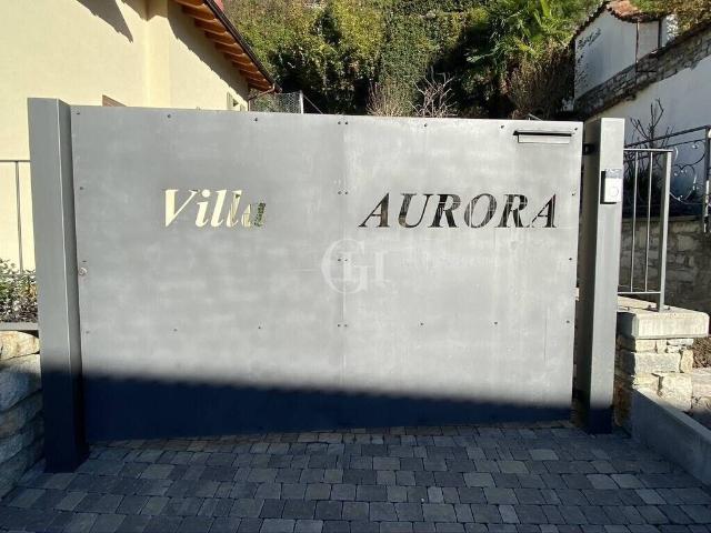 Villa Indipendente in vendita a Carlazzo, Lombardia
