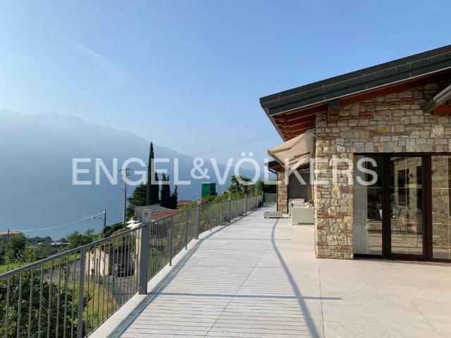 Villa Indipendente in vendita a Comunità Montana Parco Alto Garda bresciano, Tremosine