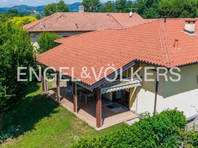 Villa Indipendente in vendita a Campaccino, Angera