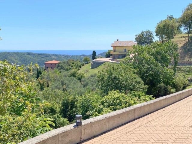 Villa Indipendente in vendita a Andora, Liguria