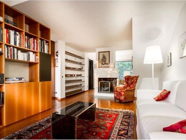 Villa Indipendente in vendita a Muggiò, Como