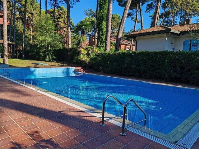 Villa Indipendente in vendita a Lignano Riviera, Lignano Pineta