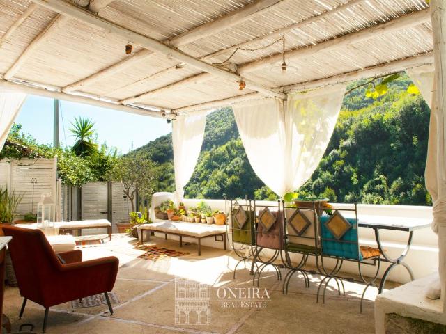 Villa Indipendente in vendita a Vietri Sul Mare, Campania