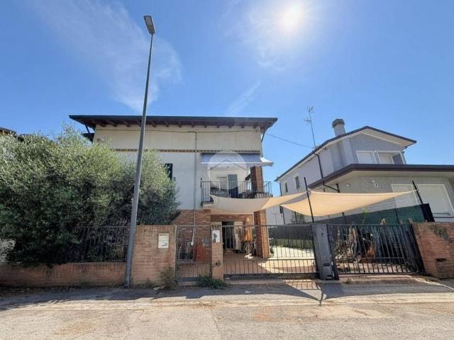Villa Indipendente in vendita a Ravenna, Reggio Emilia