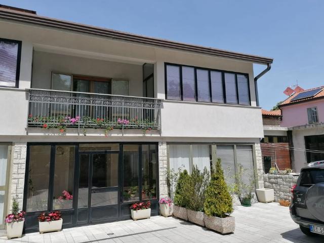 Villa Indipendente in vendita a Altipiano Est, Villa Opicina