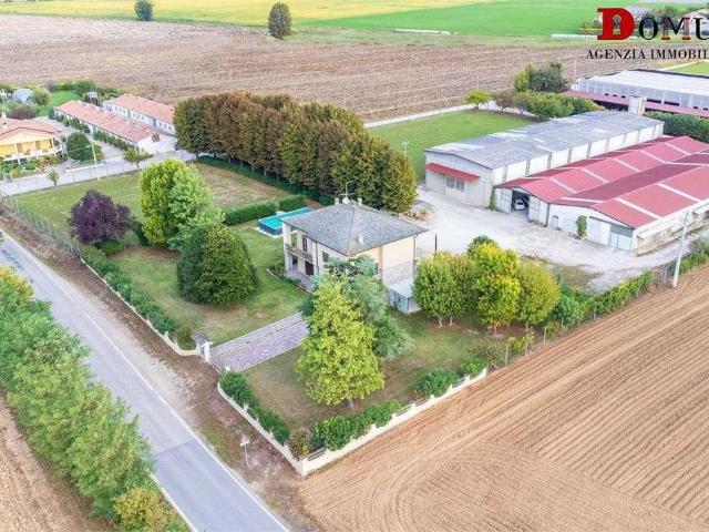Villa Indipendente in vendita a Rodigo, Lombardia