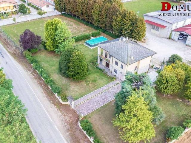 Villa Indipendente in vendita a Rodigo, Lombardia