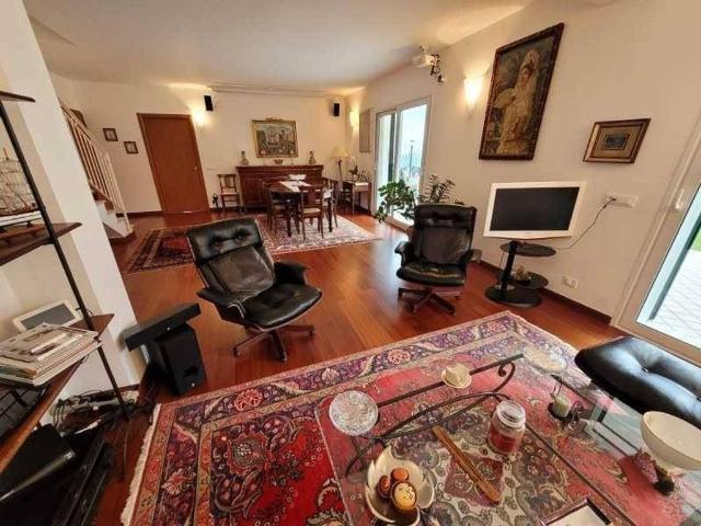 Villa Indipendente in vendita a Alassio, Liguria