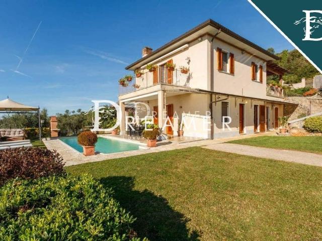 Villa Indipendente in vendita a Tonfano, Toscana