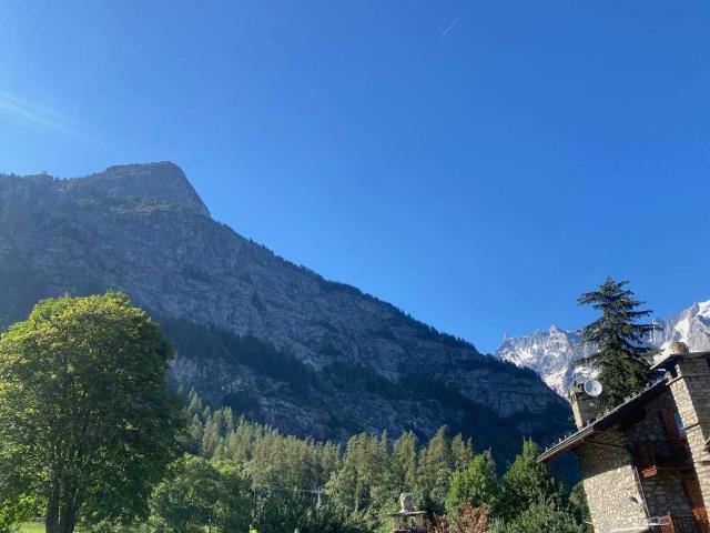 Villa Indipendente in vendita a Dolonne, Courmayeur
