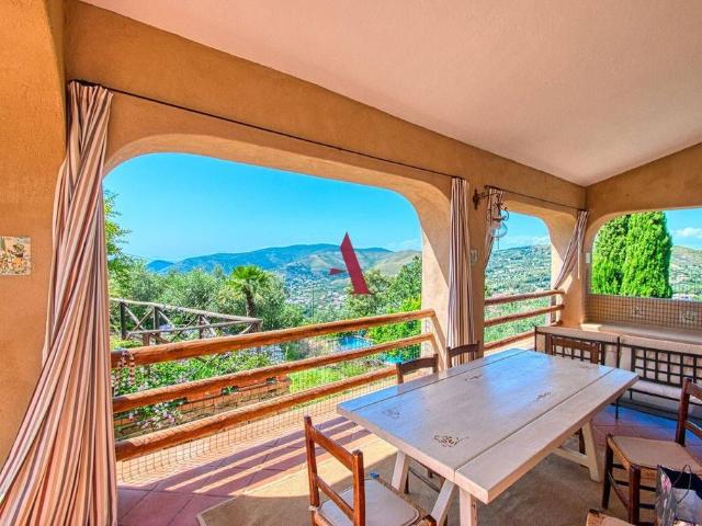 Villa Indipendente in vendita a Castellabate