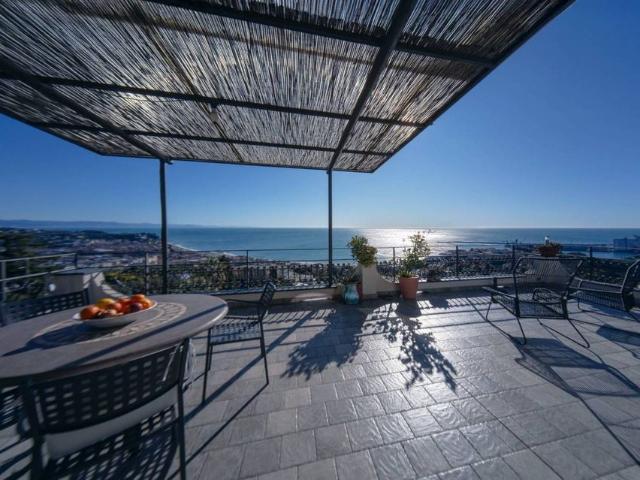 Villa Indipendente in vendita a Poggio del Sole, Albissola Marina