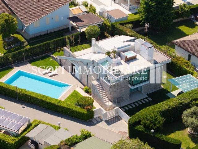 Villa Indipendente in vendita a Rosolina, Veneto