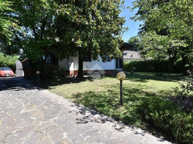 Villa Indipendente in vendita a Cascina Ghiringhella, Rodano