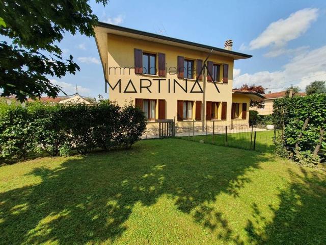 Villa Indipendente in vendita a Pedrengo, Lombardia