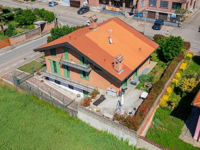 Villa Indipendente in vendita a Turate, Lombardia