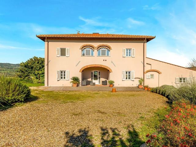 Villa Indipendente in vendita a Unione di Comuni Valdarno e Valdisieve, Reggello