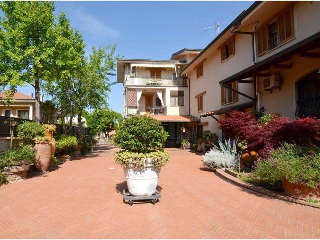 Villa Indipendente in vendita a Monsummano Terme, Pistoia