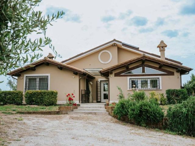 Villa Indipendente in vendita a Roma Capitale, Lazio