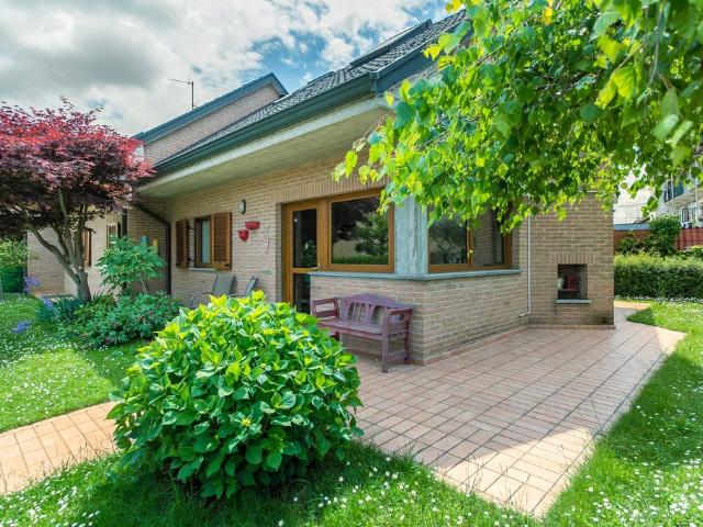 Villa Indipendente in vendita a Cavenago Brianza, Lombardia