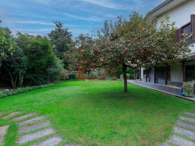 Villa Indipendente in vendita a Trezzano Sul Naviglio, Lombardia