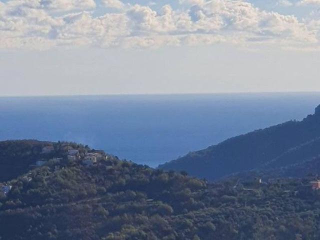 Villa Indipendente in vendita a Vezzi Portio, Liguria