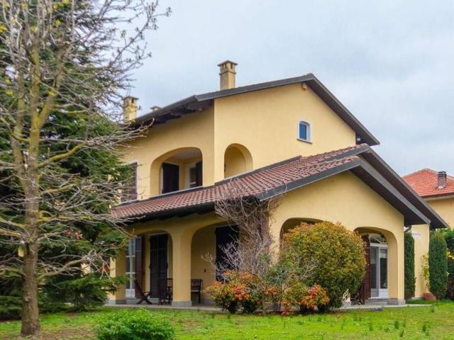 Villa Indipendente in vendita a Unione Montana di Comuni delle Valli di Lanzo, Ceronda e Casternone, Piemonte