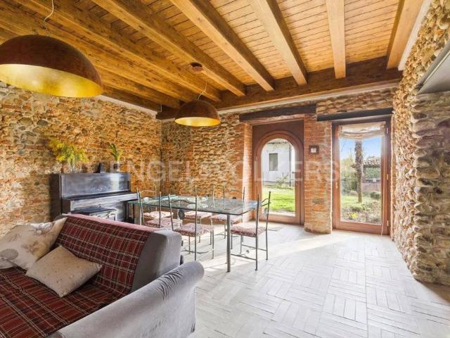 Villa Indipendente in vendita a Conturbia, Agrate Conturbia