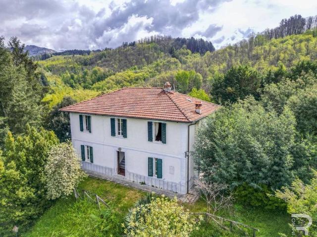 Villa Indipendente in vendita a Unione Comuni Garfagnana, Castelnuovo Di Garfagnana