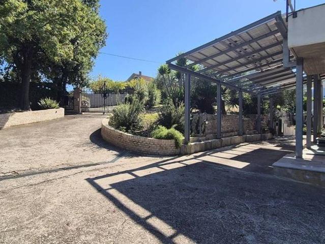 Villa Indipendente in vendita a Ciampino, Ortona