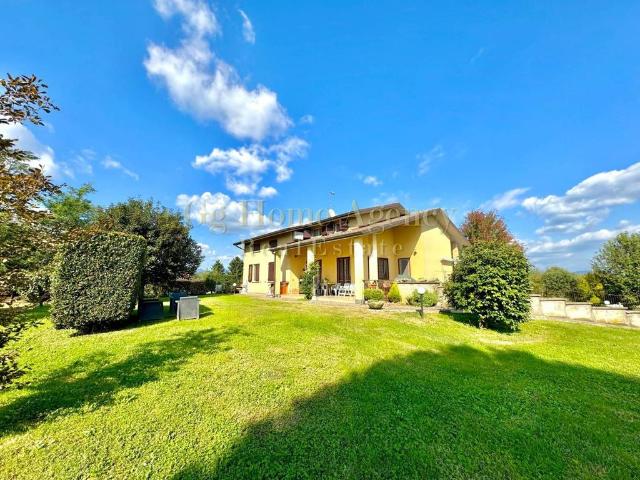 Villa Indipendente in vendita a Usmate Velate, Mongorio - Tre Case