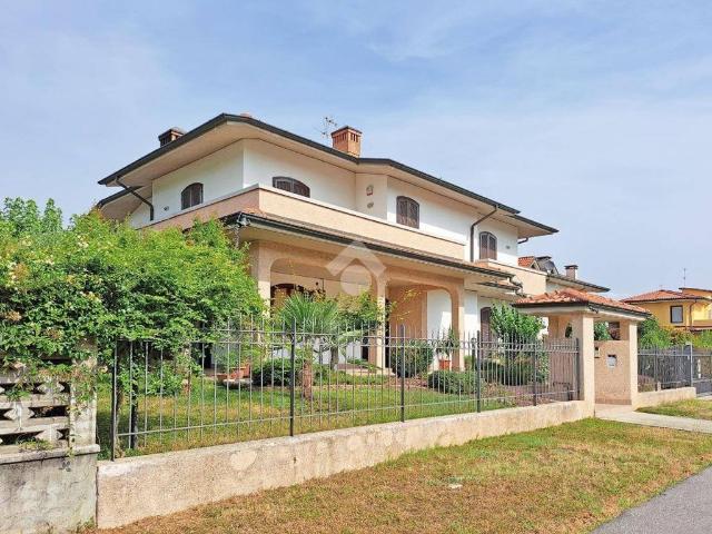 Villa Indipendente in vendita a Cassano D'adda, Lombardia