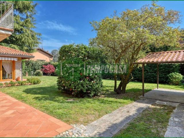 Villa Indipendente in vendita a Biumo Superiore, Varese