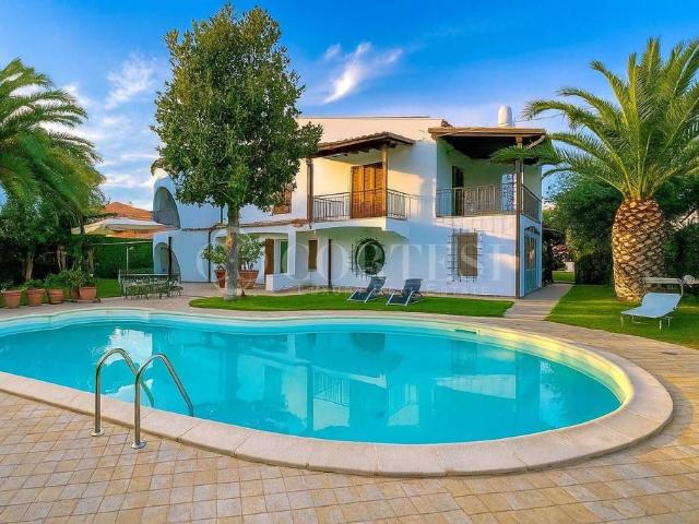 Villa Indipendente in vendita a Villa Giulia, Marche