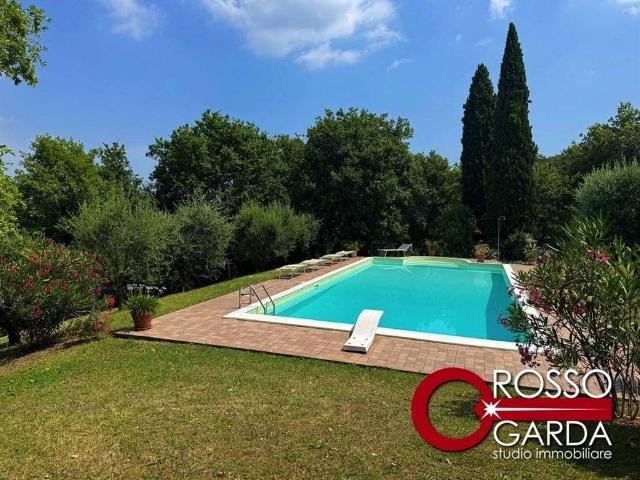 Villa Indipendente in vendita a Desenzano Del Garda, Lombardia