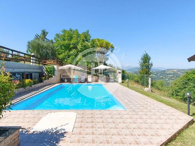 Villa Indipendente in vendita a Campello Sul Clitunno, Umbria